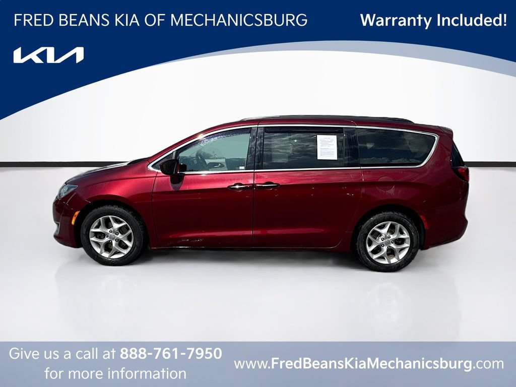 Used 2019 Chrysler Pacifica Touring Plus w/ Tire & Wheel Group FWD image 4