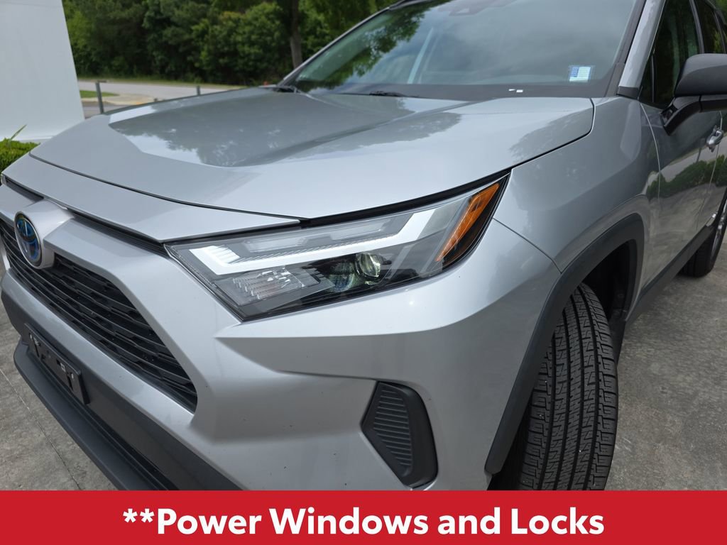 Used 2023 Toyota RAV4 LE AWD/4WD image 12