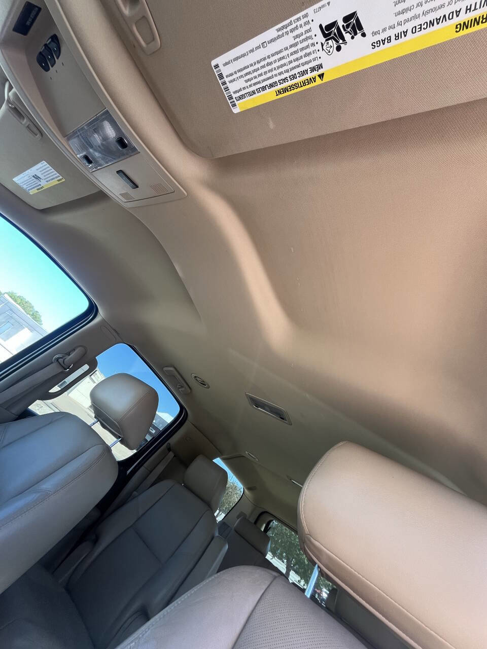 Used 2011 Chevrolet Suburban LTZ image 17