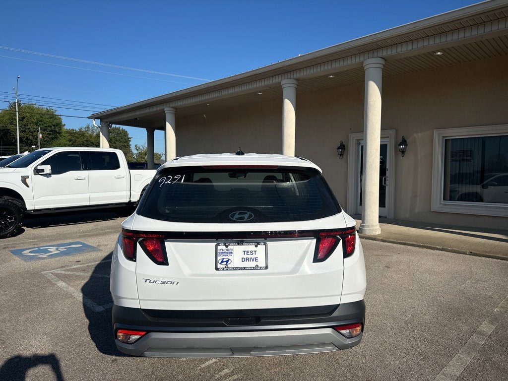 New 2026 Hyundai Tucson SE image 7