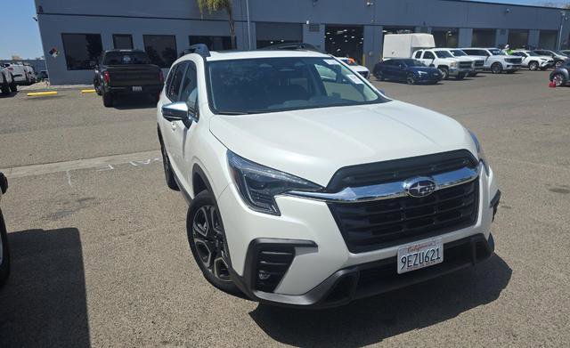 Used 2023 Subaru Ascent Limited w/ Technology Package AWD/4WD image 3