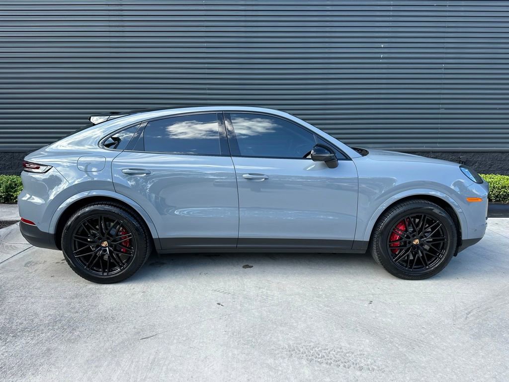 Used 2025 Porsche Cayenne S image 10