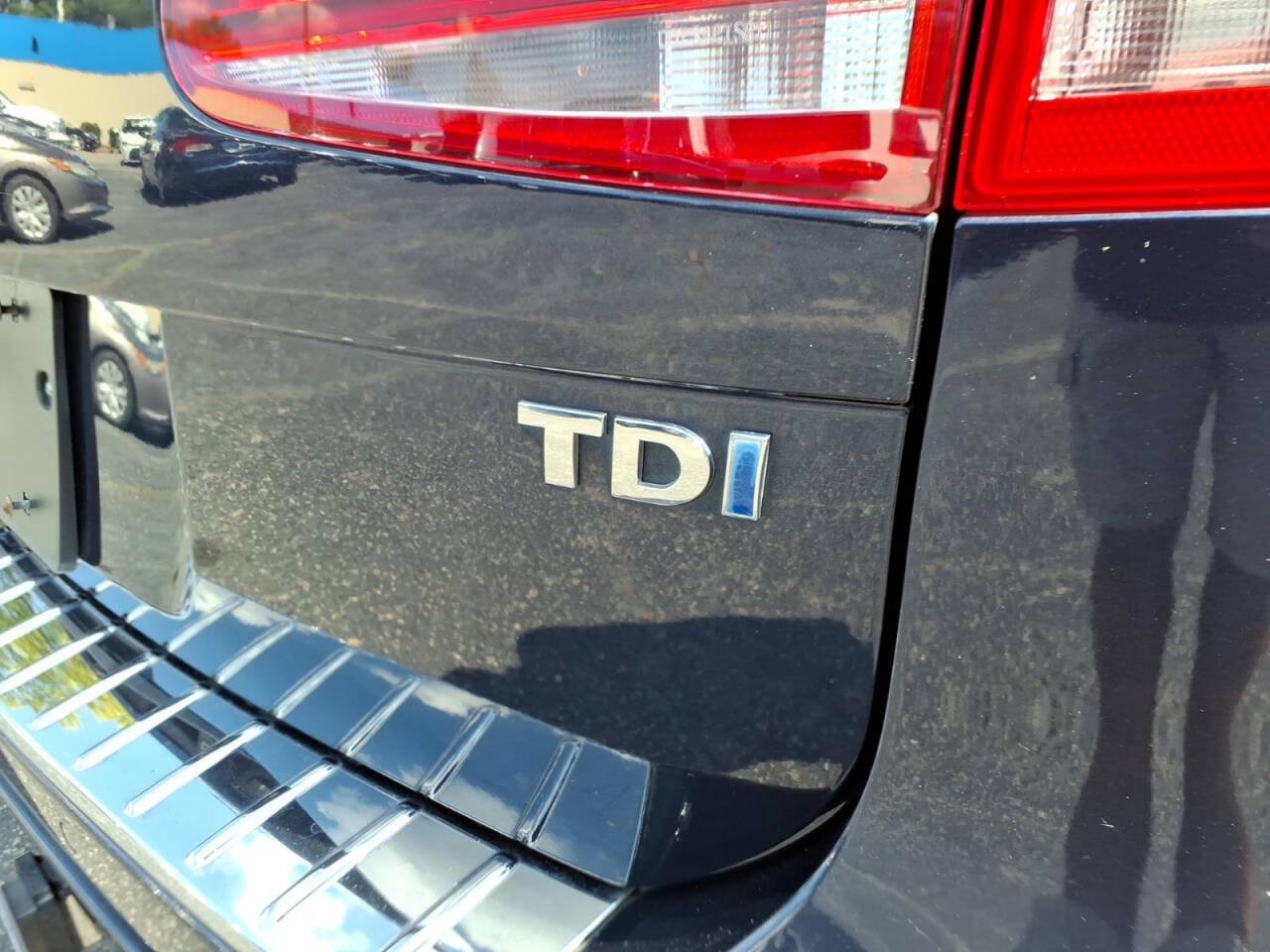 Used 2014 Volkswagen Touareg TDI AWD/4WD image 6