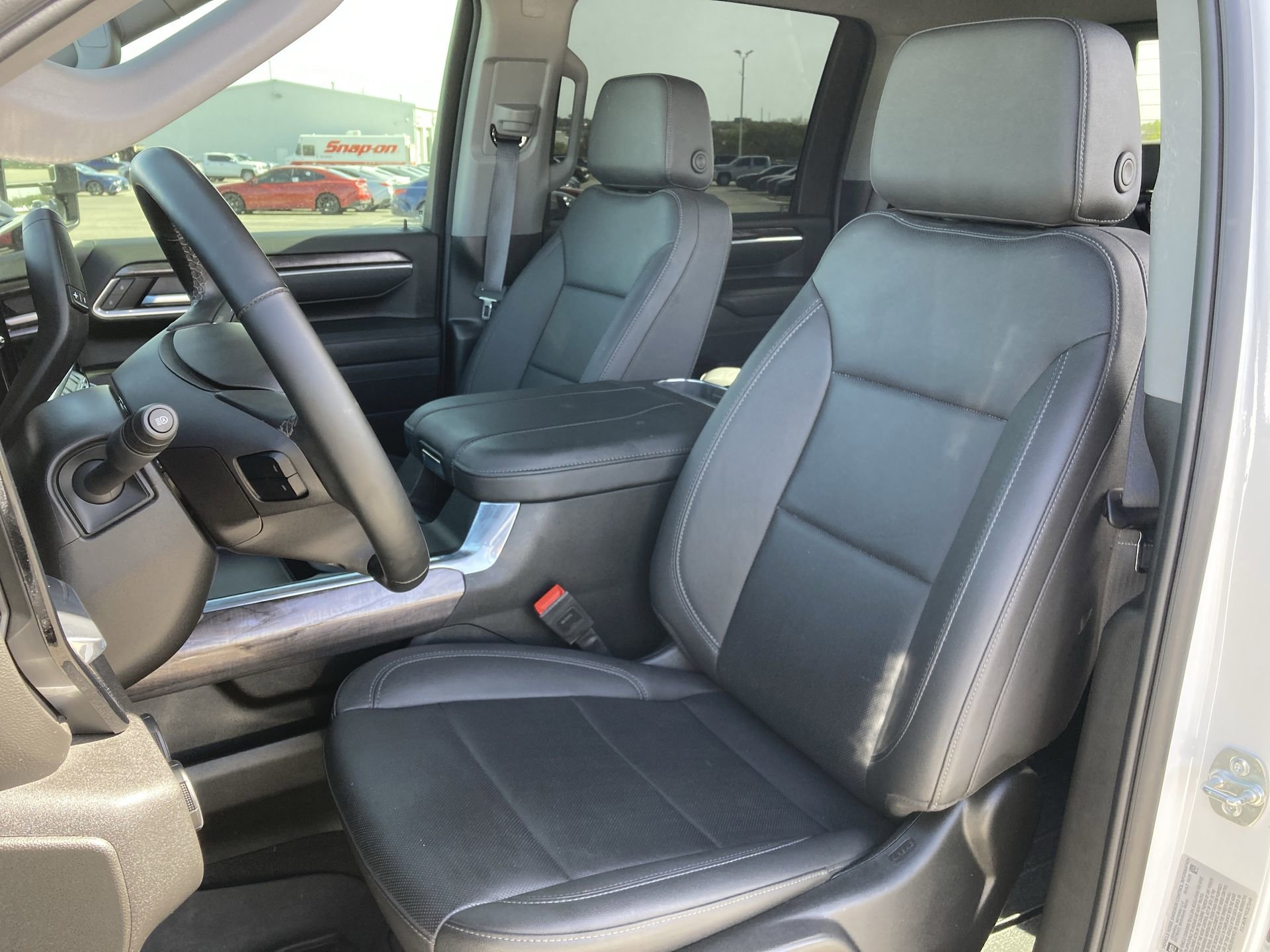 Used 2025 Chevrolet Silverado 2500 LTZ w/ LTZ Convenience Package image 13