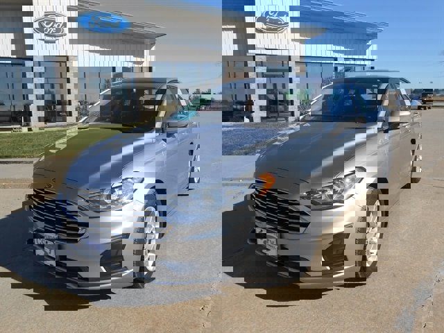 Certified 2020 Ford Fusion SE image 1