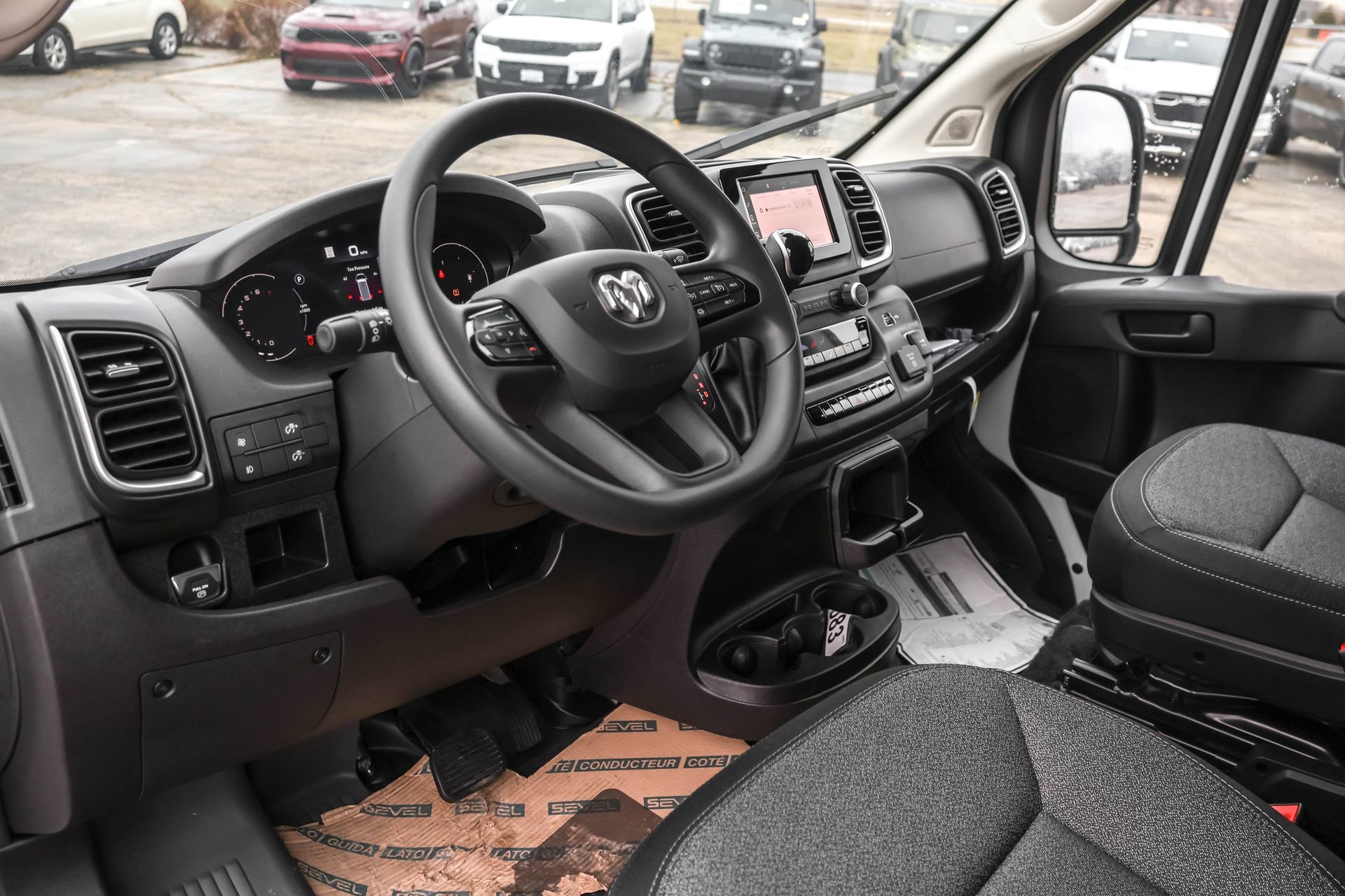 New 2025 RAM ProMaster 2500 w/ Quick Order Package 22G SLT image 3