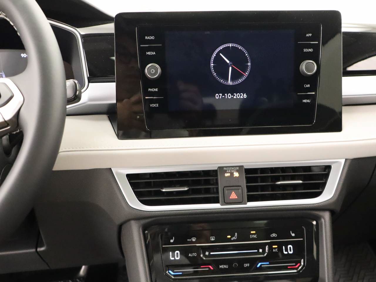 New 2026 Volkswagen Taos SE FWD image 9