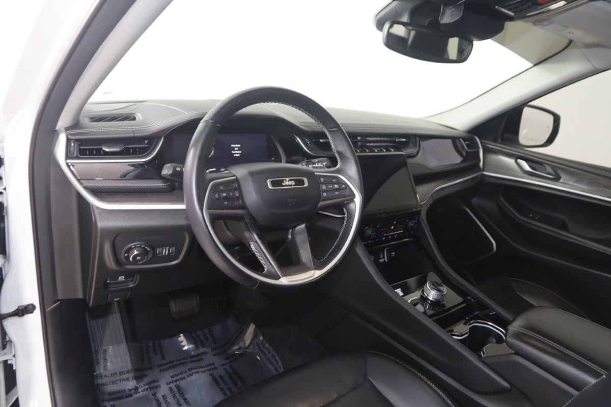 Used 2022 Jeep Grand Cherokee L Limited AWD/4WD image 27
