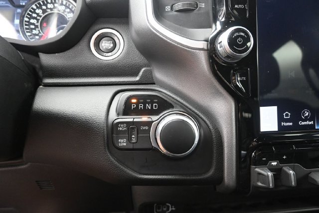 Used 2024 RAM 2500 Big Horn w/ Safety Group AWD/4WD image 26