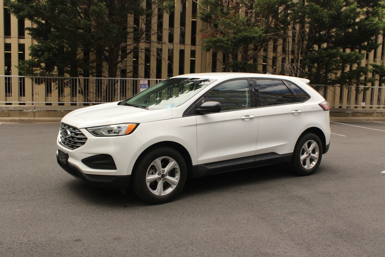 Used 2020 Ford Edge SE FWD image 12