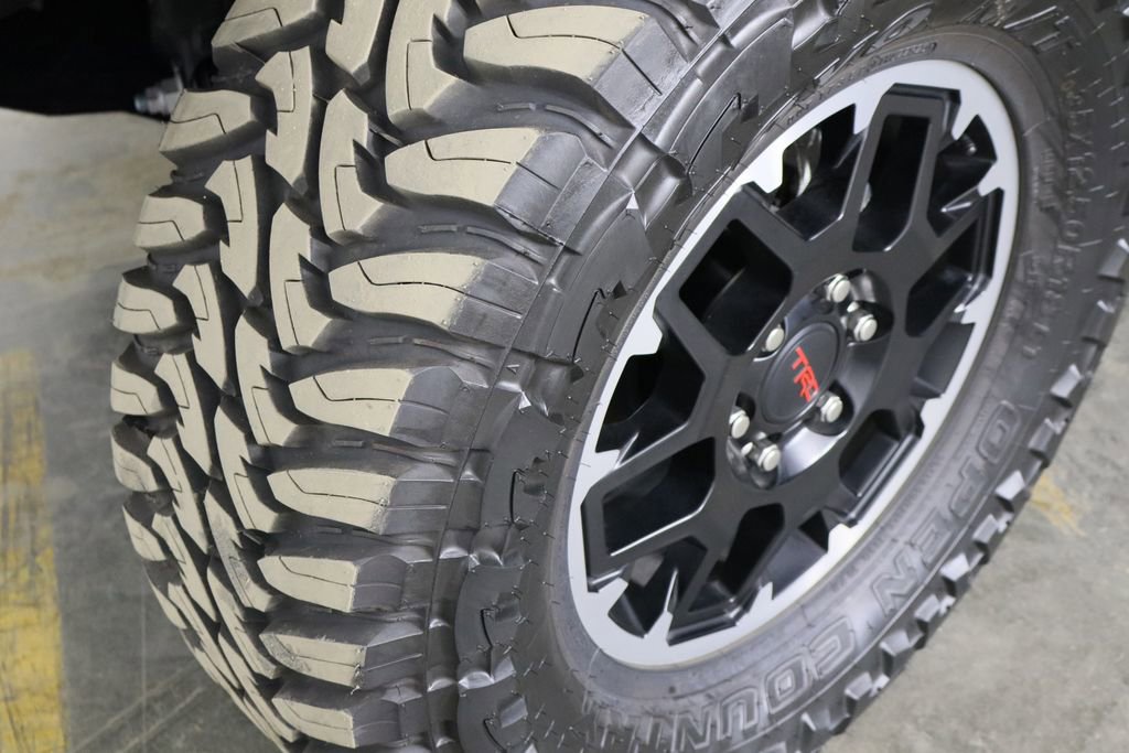 Used 2025 Toyota Tacoma Limited image 37