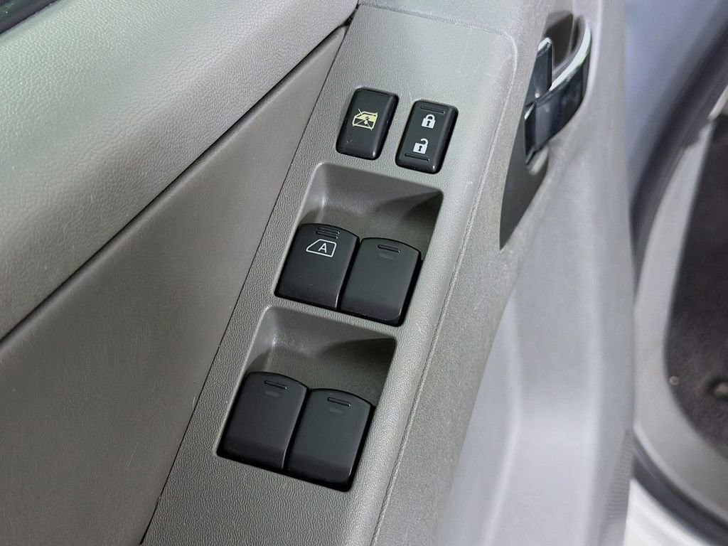 Used 2015 Nissan Frontier SL image 21