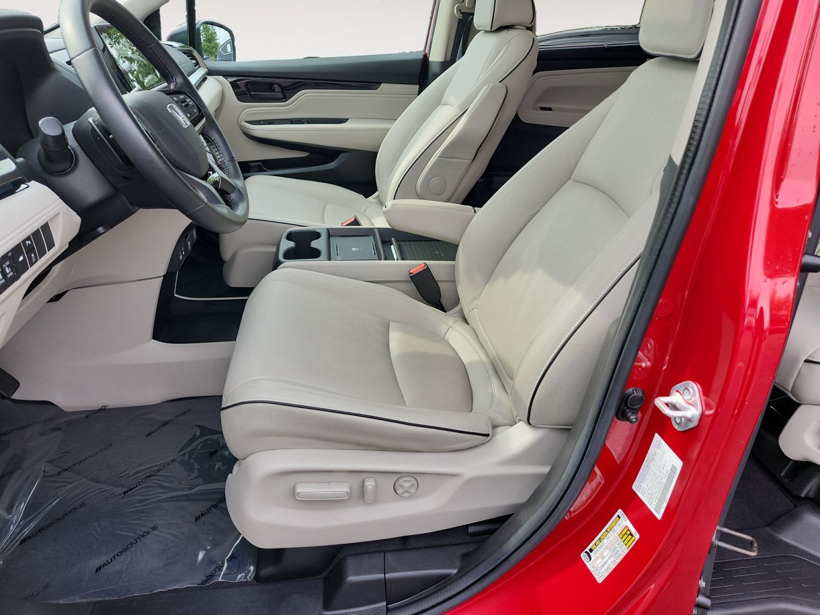 Used 2025 Honda Odyssey Touring image 9