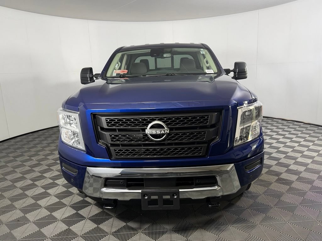 Used 2024 Nissan Titan SV w/ SV Convenience Package AWD/4WD image 2