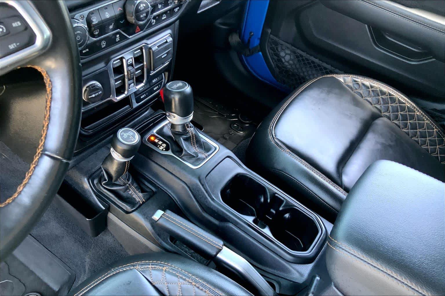 Used 2022 Jeep Wrangler Unlimited Sahara AWD/4WD image 15