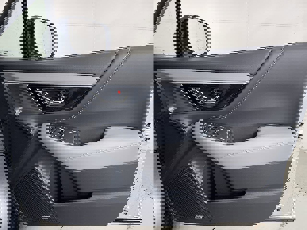 Used 2020 Subaru Outback Limited image 24