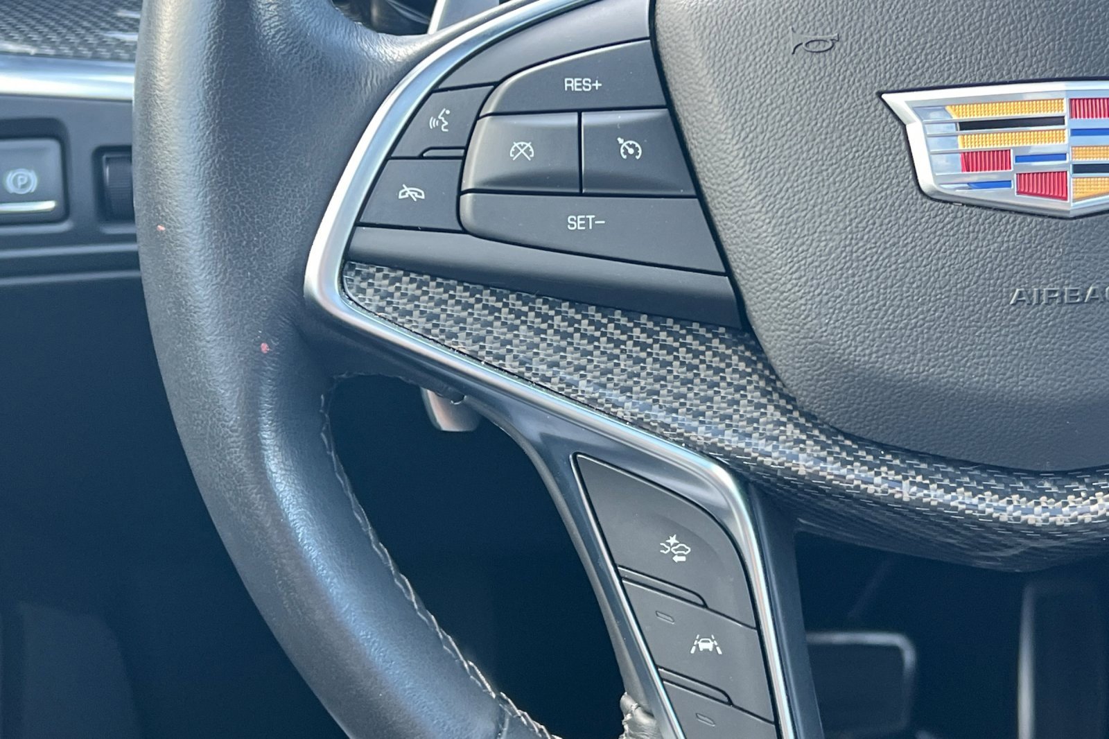 Used 2022 Cadillac XT5 Sportv w/ LPO, ONYX Package image 35