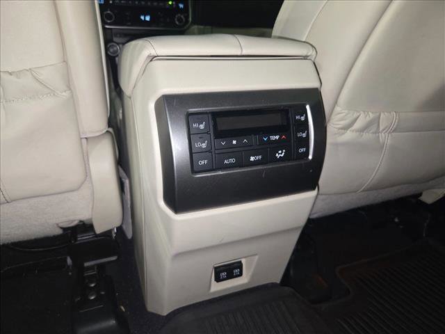 Used 2023 Lexus GX 460 Luxury w/ Sport Design Package AWD/4WD image 15