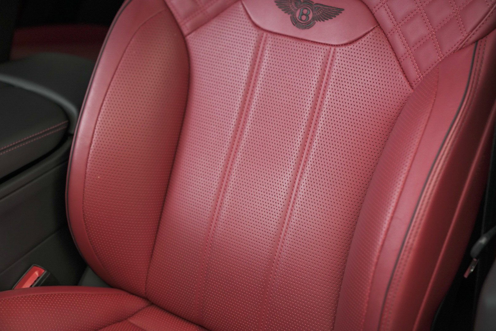 Used 2022 Bentley Bentayga image 7