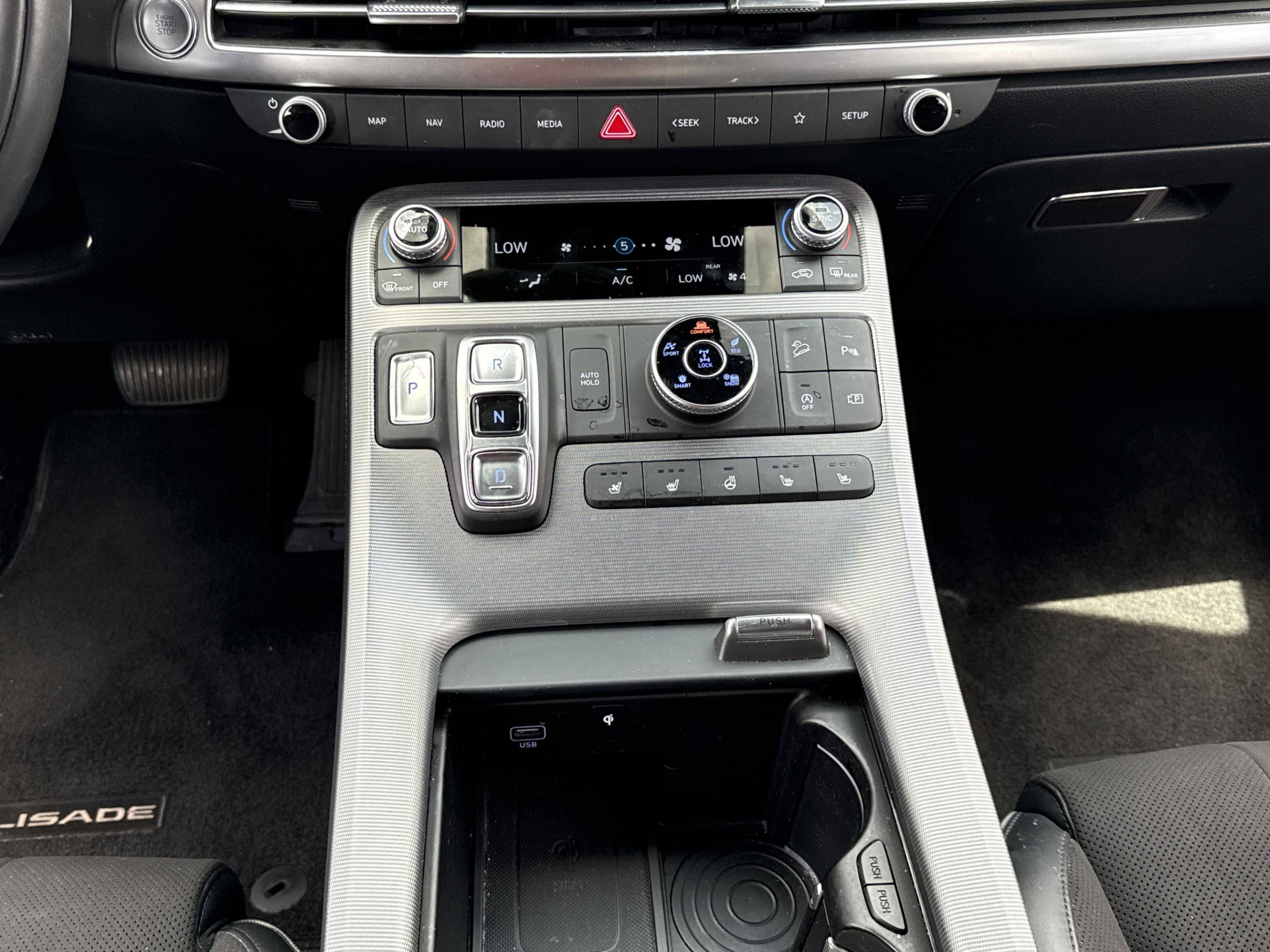 Used 2024 Hyundai Palisade Calligraphy AWD/4WD image 11
