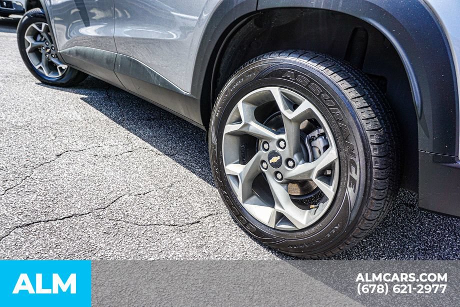 Used 2025 Chevrolet Trax LT FWD image 15