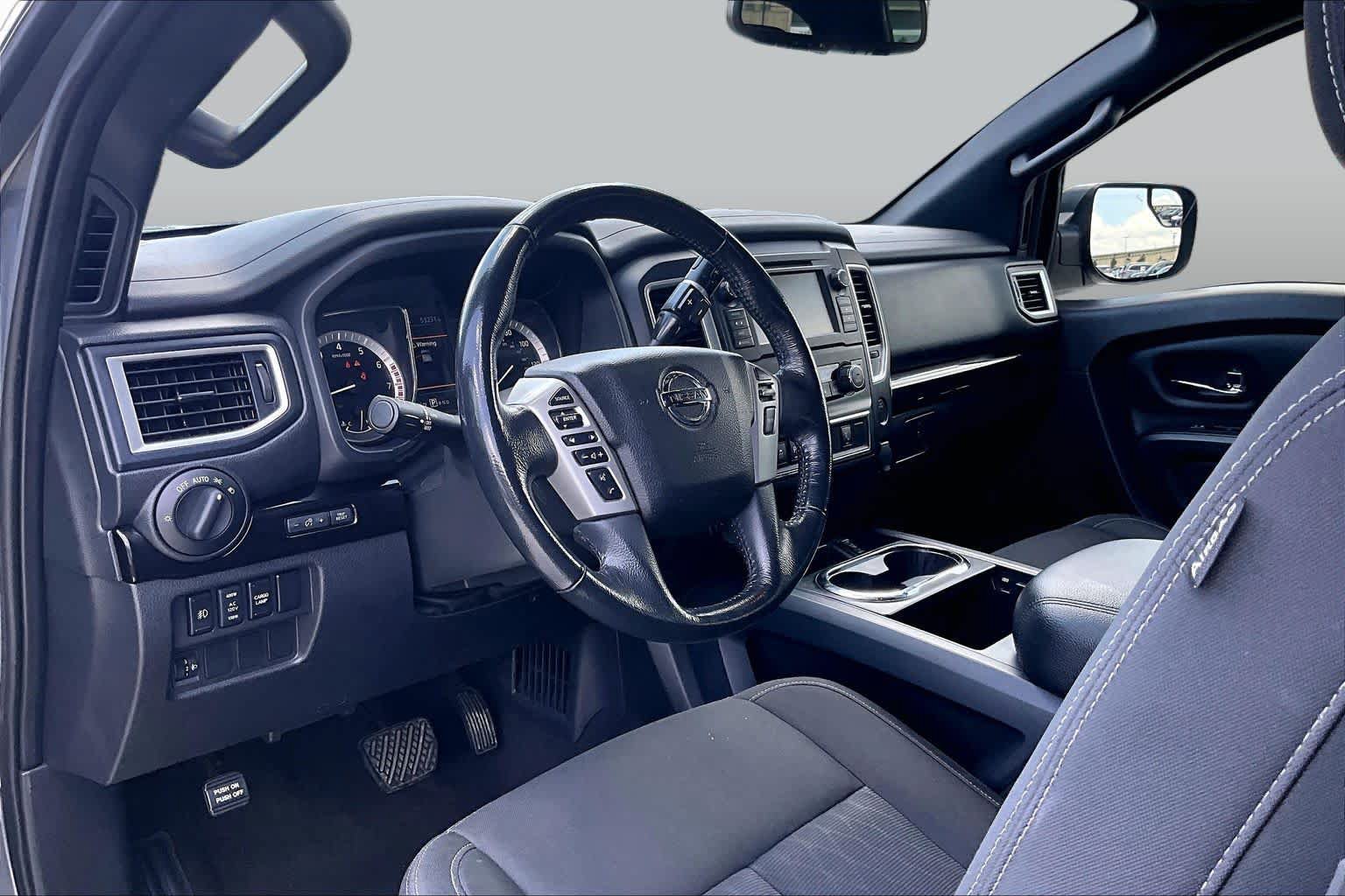 Used 2019 Nissan Titan SV w/ SV Convenience Package AWD/4WD image 17