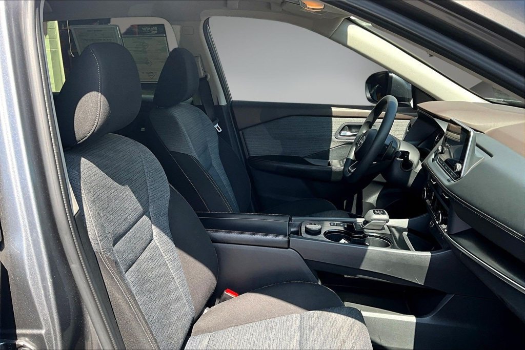 Certified 2023 Nissan Rogue SV AWD/4WD image 28