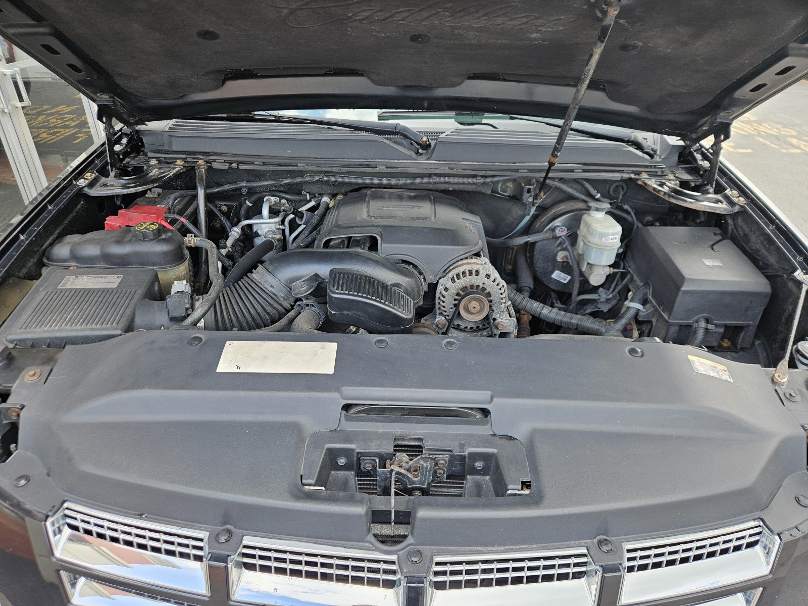 Used 2013 Cadillac Escalade ESV Luxury AWD/4WD image 18