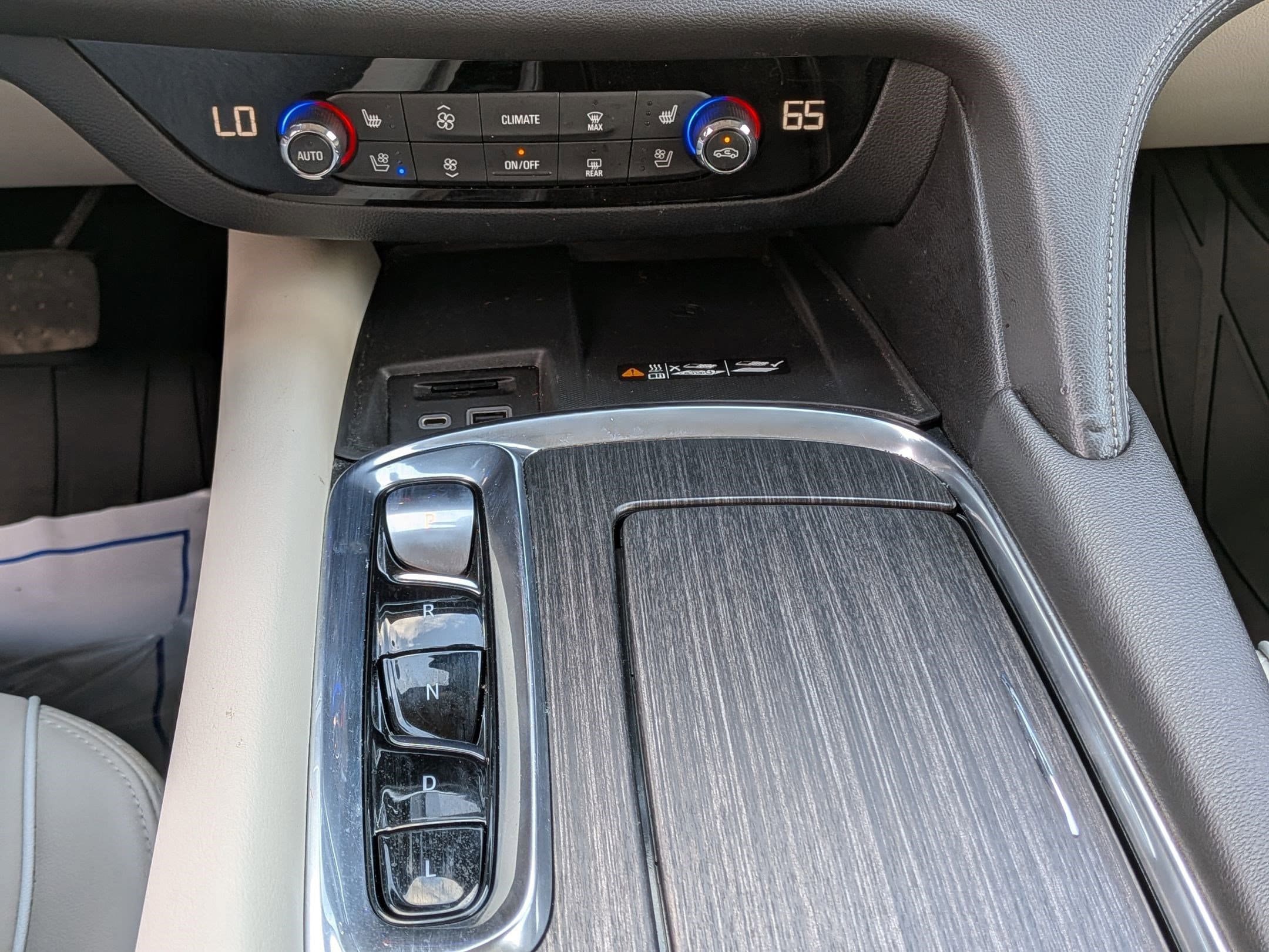 Used 2023 Buick Enclave Avenir w/ Avenir Technology Package image 24