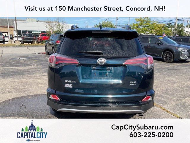 Used 2018 Toyota RAV4 XLE AWD/4WD image 6