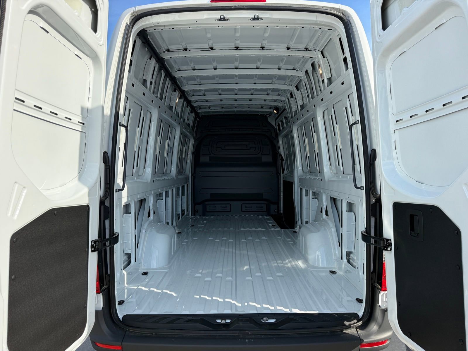 New 2025 Mercedes-Benz Sprinter 2500 image 17