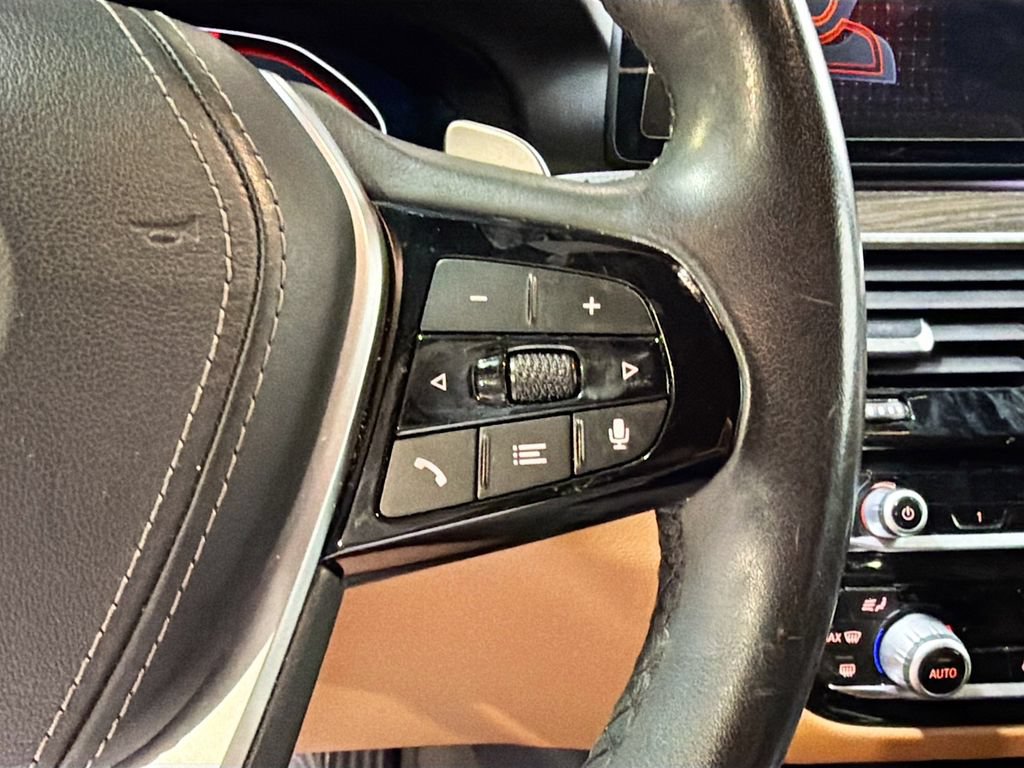Used 2021 BMW 530i w/ Premium Package RWD image 39