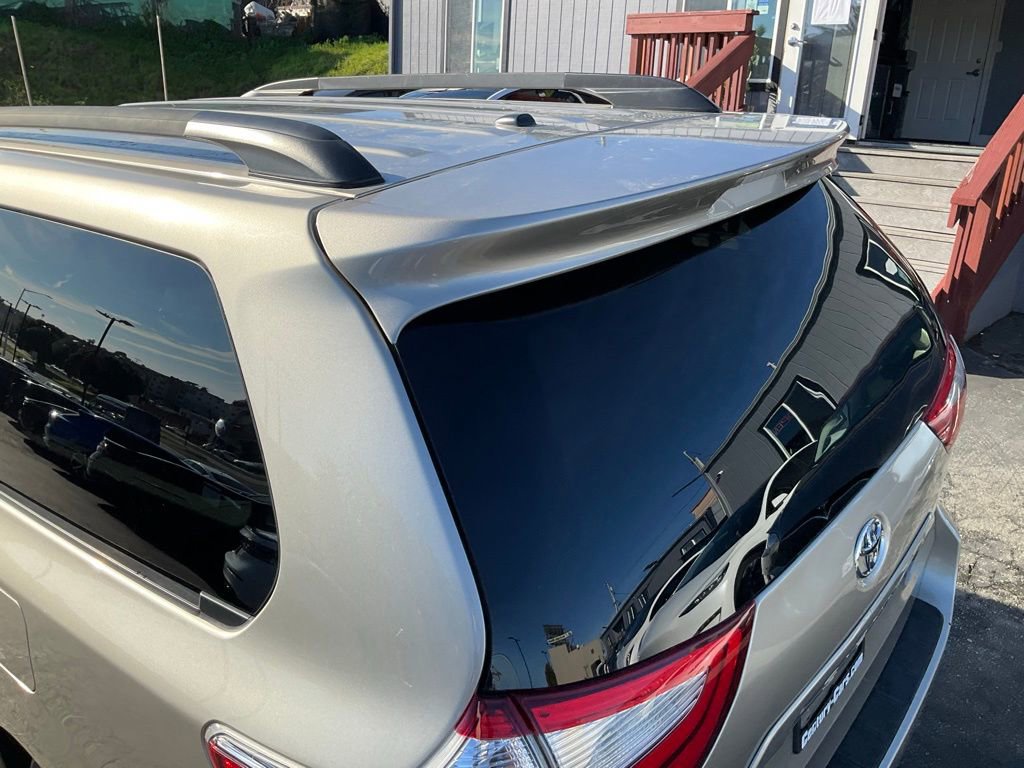 Used 2015 Toyota Sienna LE image 83