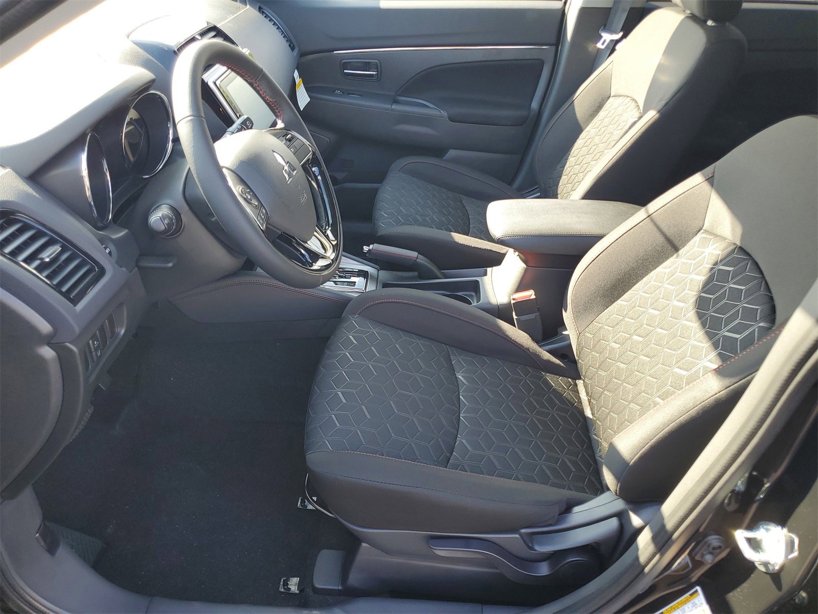 New 2025 Mitsubishi Outlander Sport LE image 5