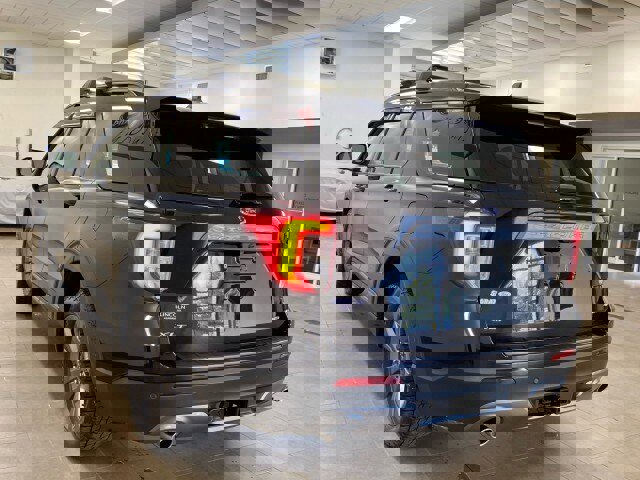 Certified 2022 Ford Explorer XLT w/ Equipment Group 202A image 5