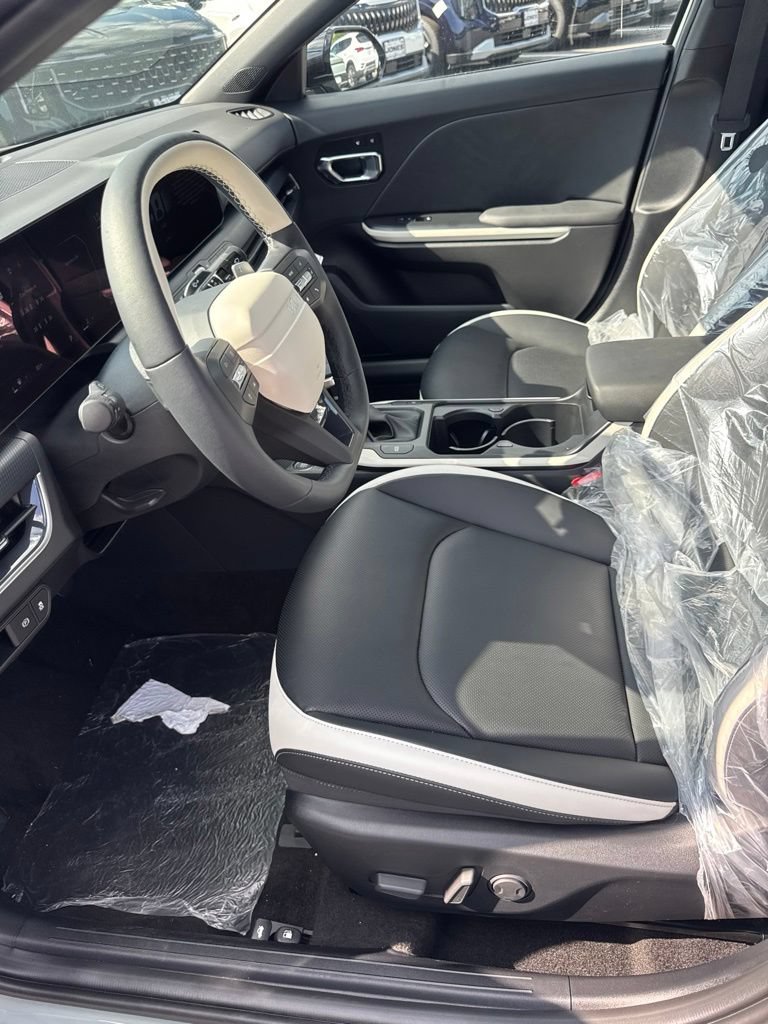 New 2026 Kia K4 GT-Line w/ GT-Line Premium Package FWD image 9