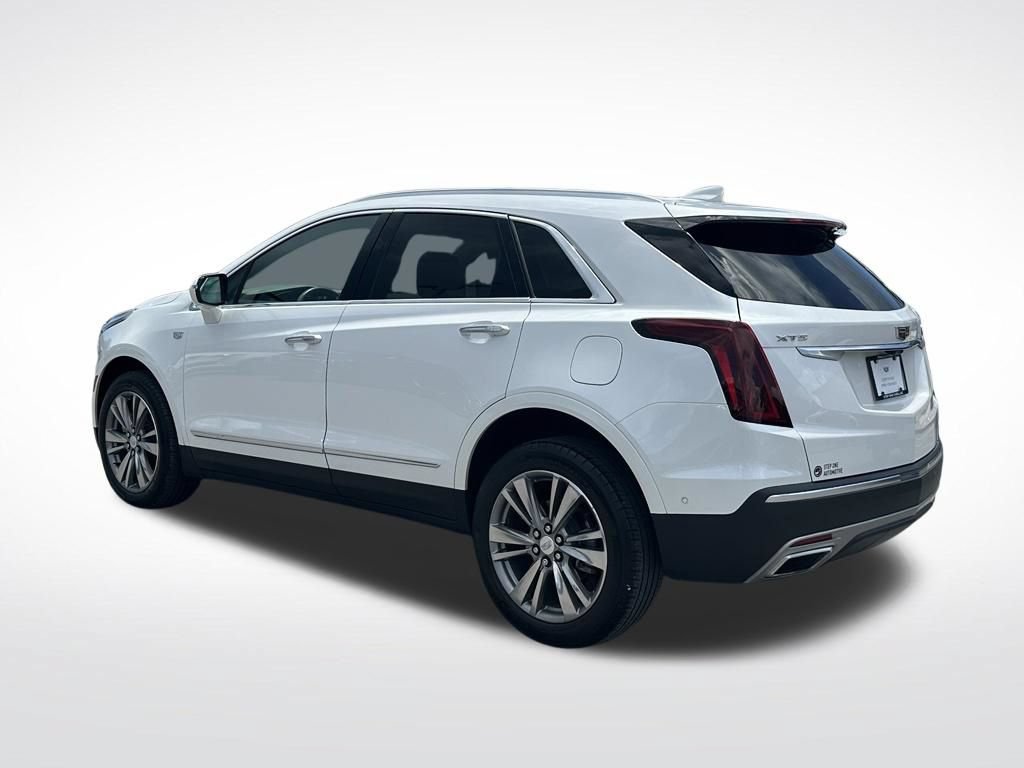 Certified 2022 Cadillac XT5 Premium Luxury w/ Technology Package FWD image 5