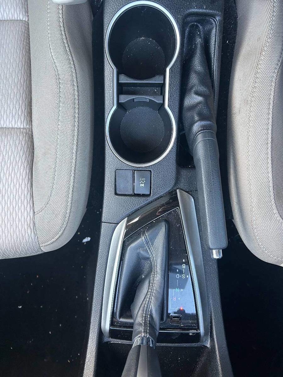 Used 2016 Toyota Corolla LE 4dr Sedan image 11