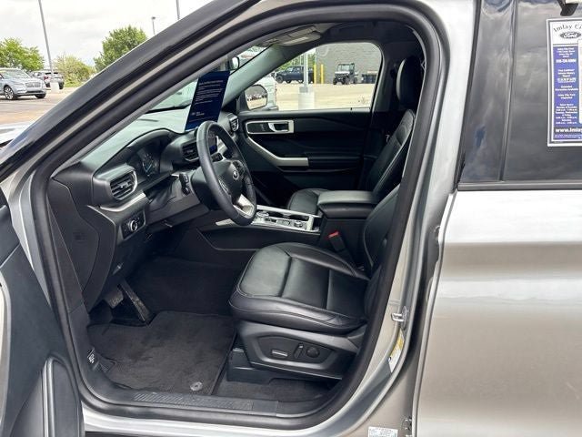 Used 2023 Ford Explorer XLT w/ Equipment Group 202A AWD/4WD image 23