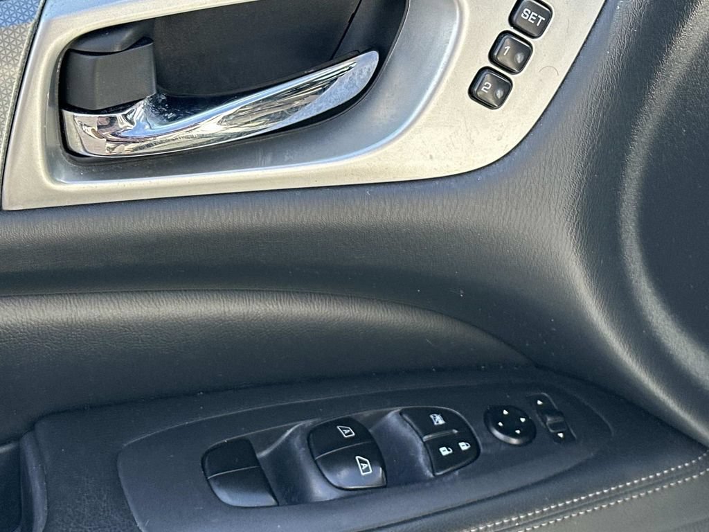 Used 2017 Nissan Pathfinder SL w/ SL Premium Package AWD/4WD image 17