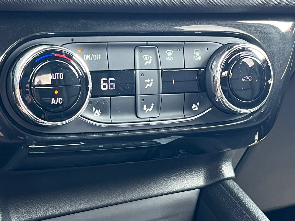 Used 2024 Chevrolet TrailBlazer RS w/ Convenience Package FWD image 25