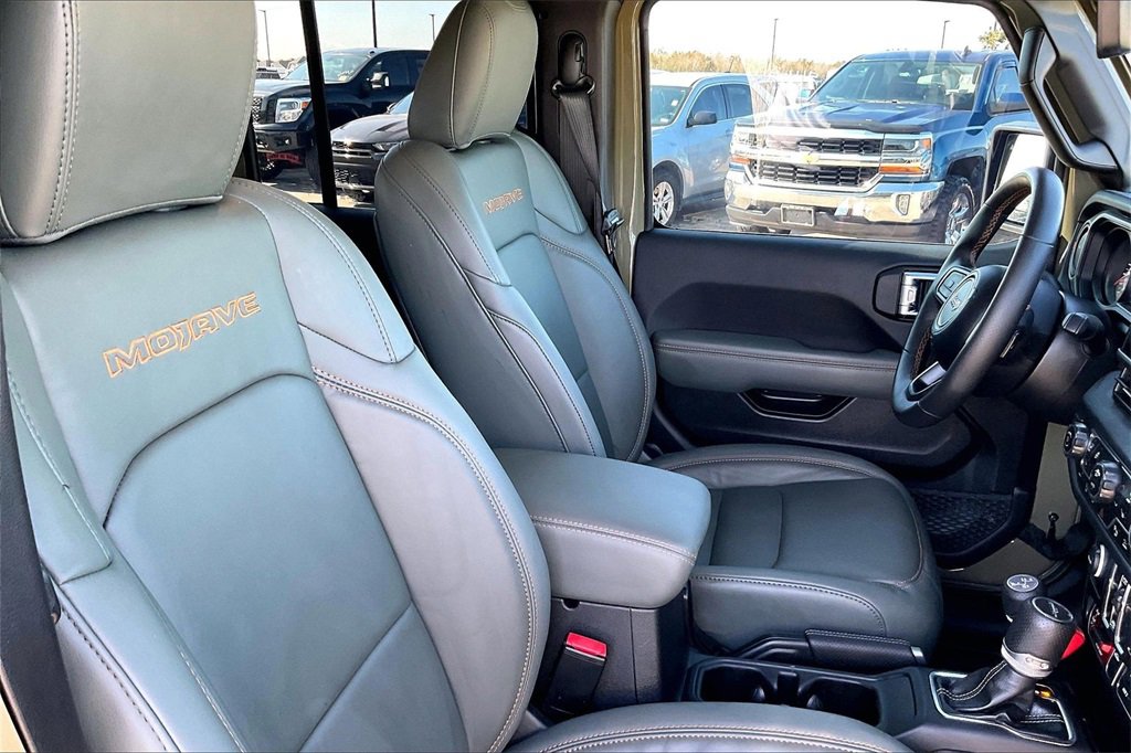 Used 2025 Jeep Gladiator Mojave image 30