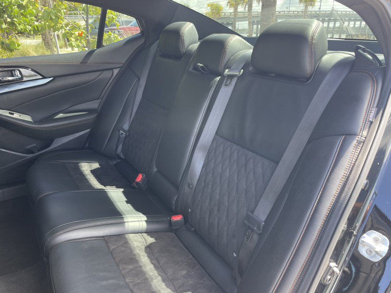 Used 2023 Nissan Maxima SR w/ Sport Mat Group FWD image 11