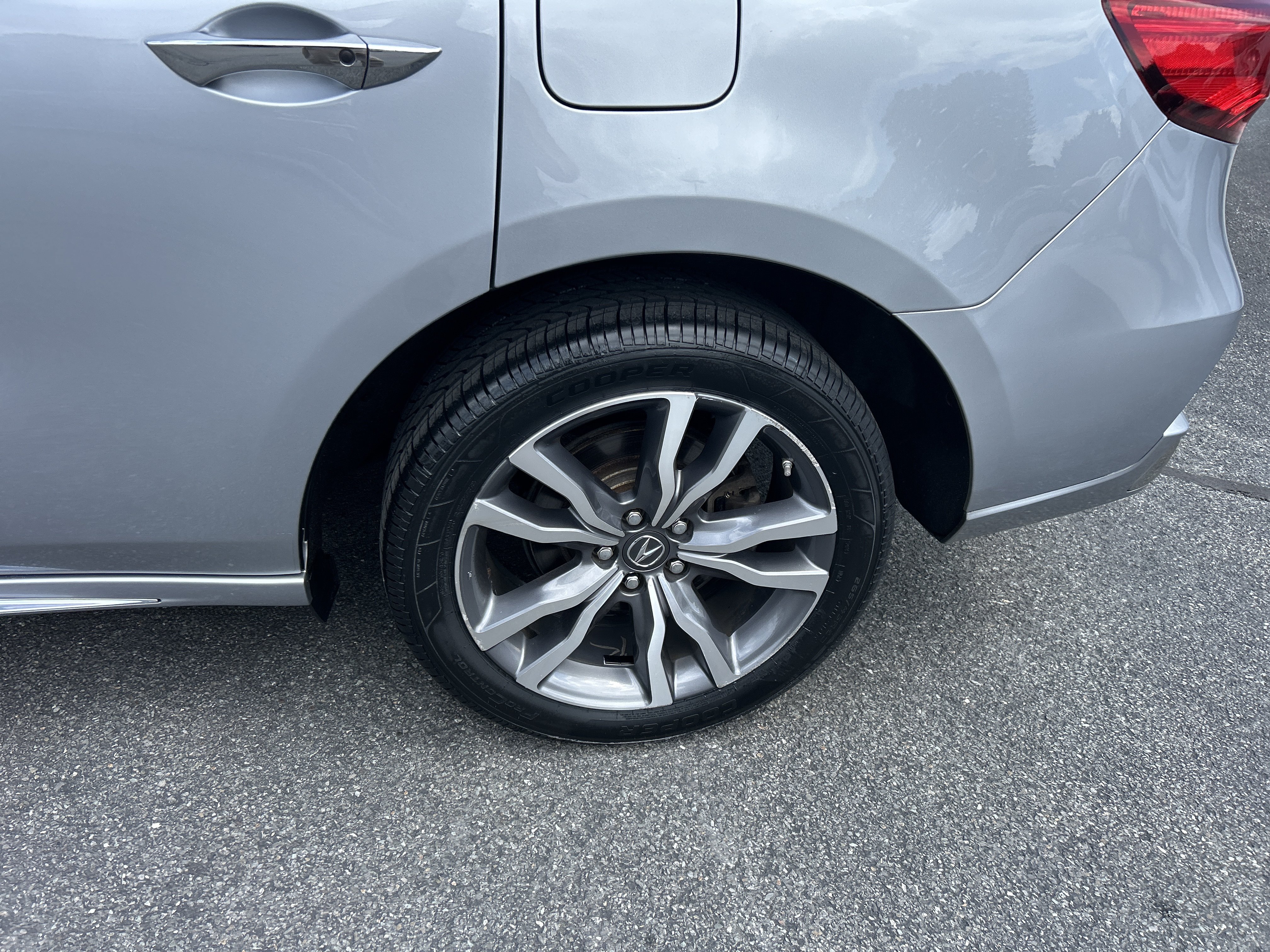 Used 2019 Acura MDX w/ Advance Package AWD/4WD image 4