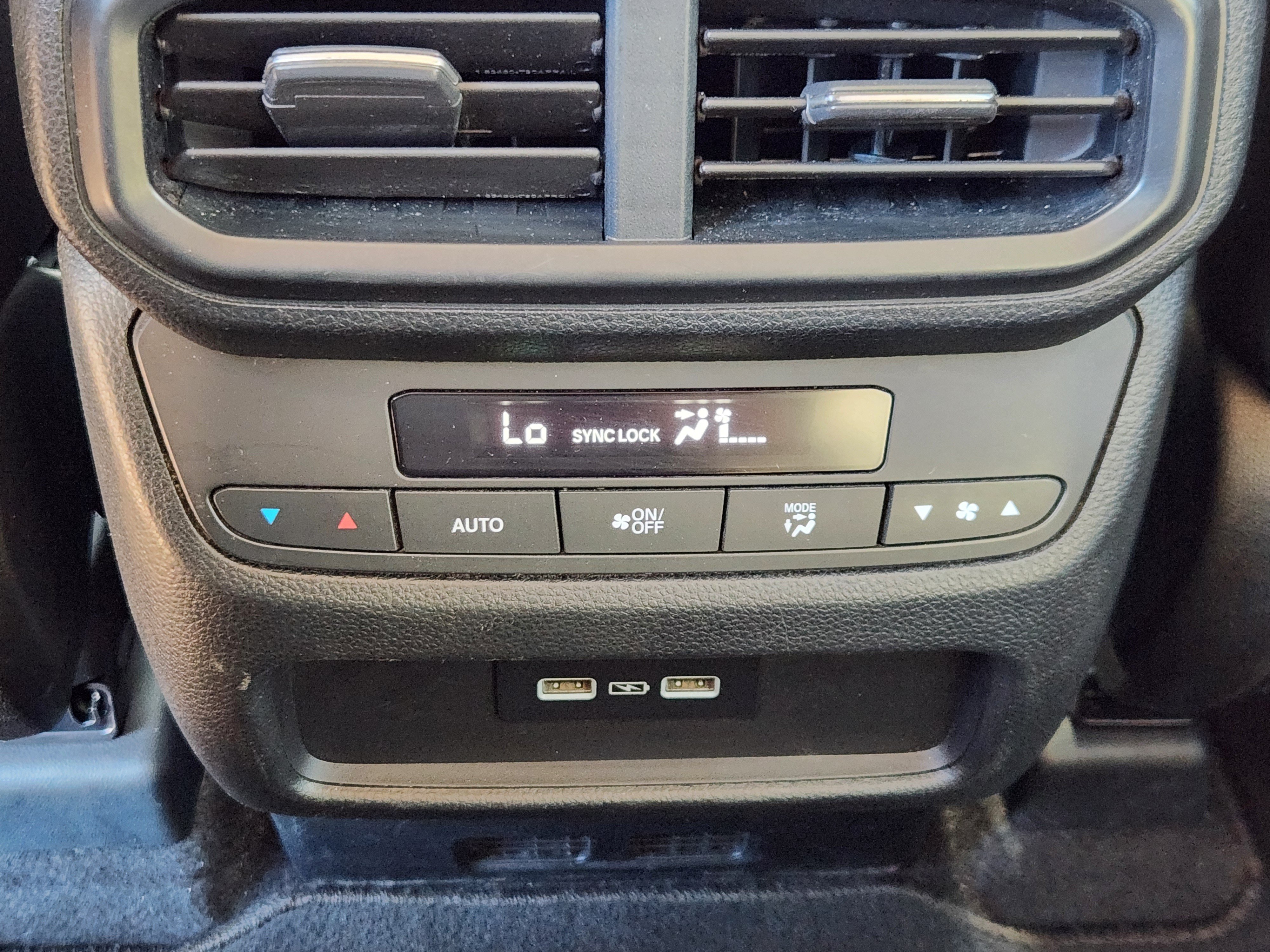 Certified 2023 Honda Pilot Touring image 24