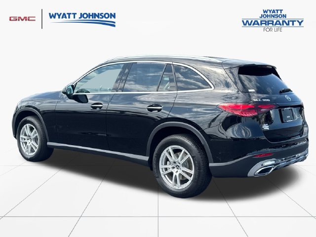 Used 2023 Mercedes-Benz GLC 300 4MATIC image 3