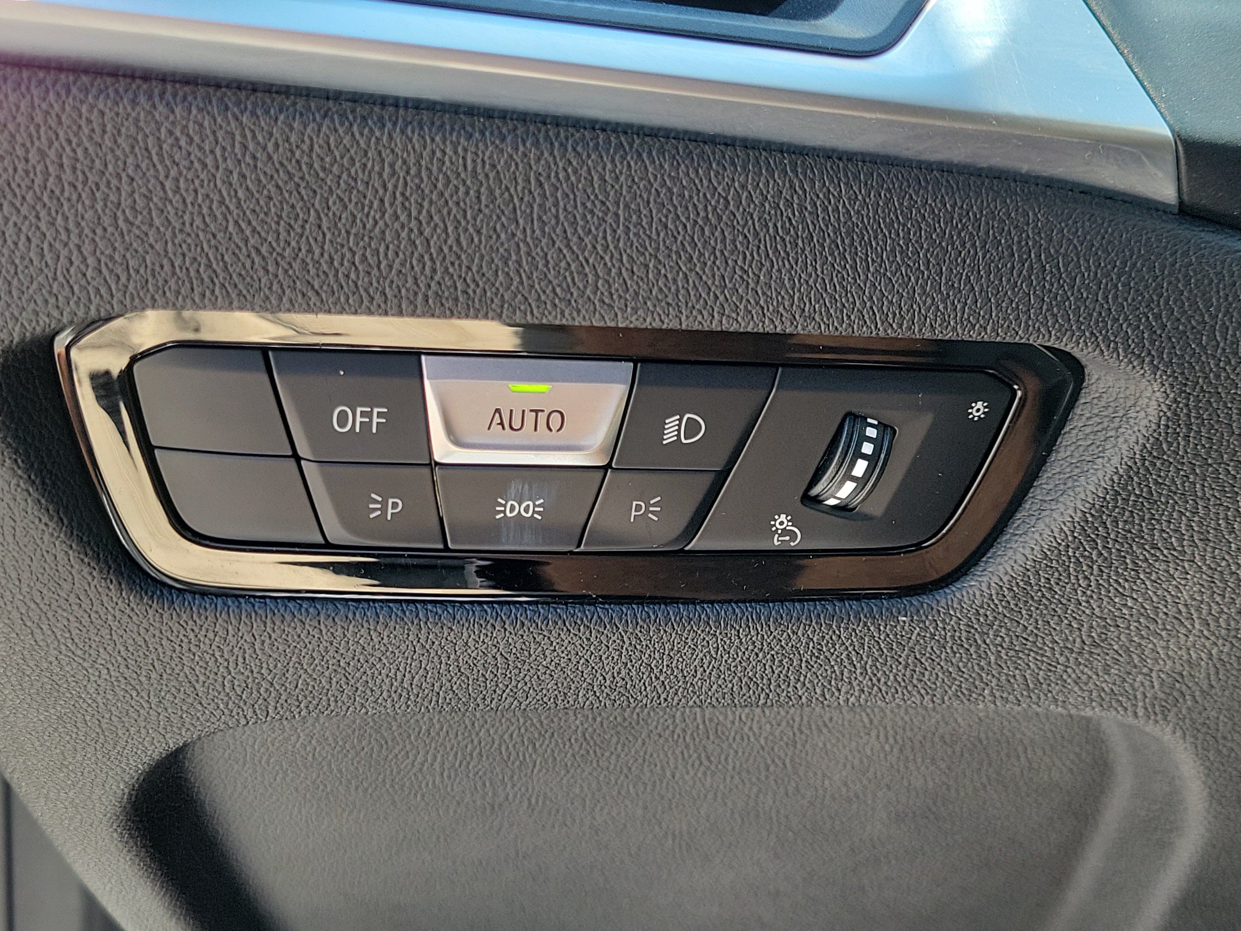 Certified 2024 BMW 230i Coupe w/ Premium Package RWD image 19