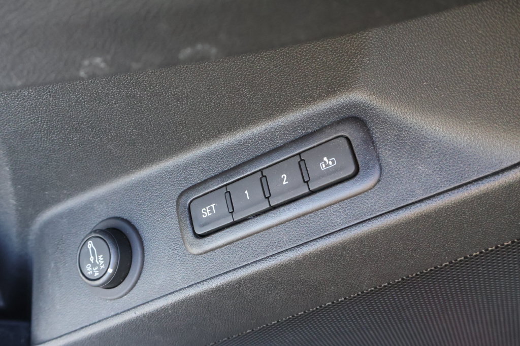 Used 2022 Chevrolet Equinox Premier AWD/4WD image 15