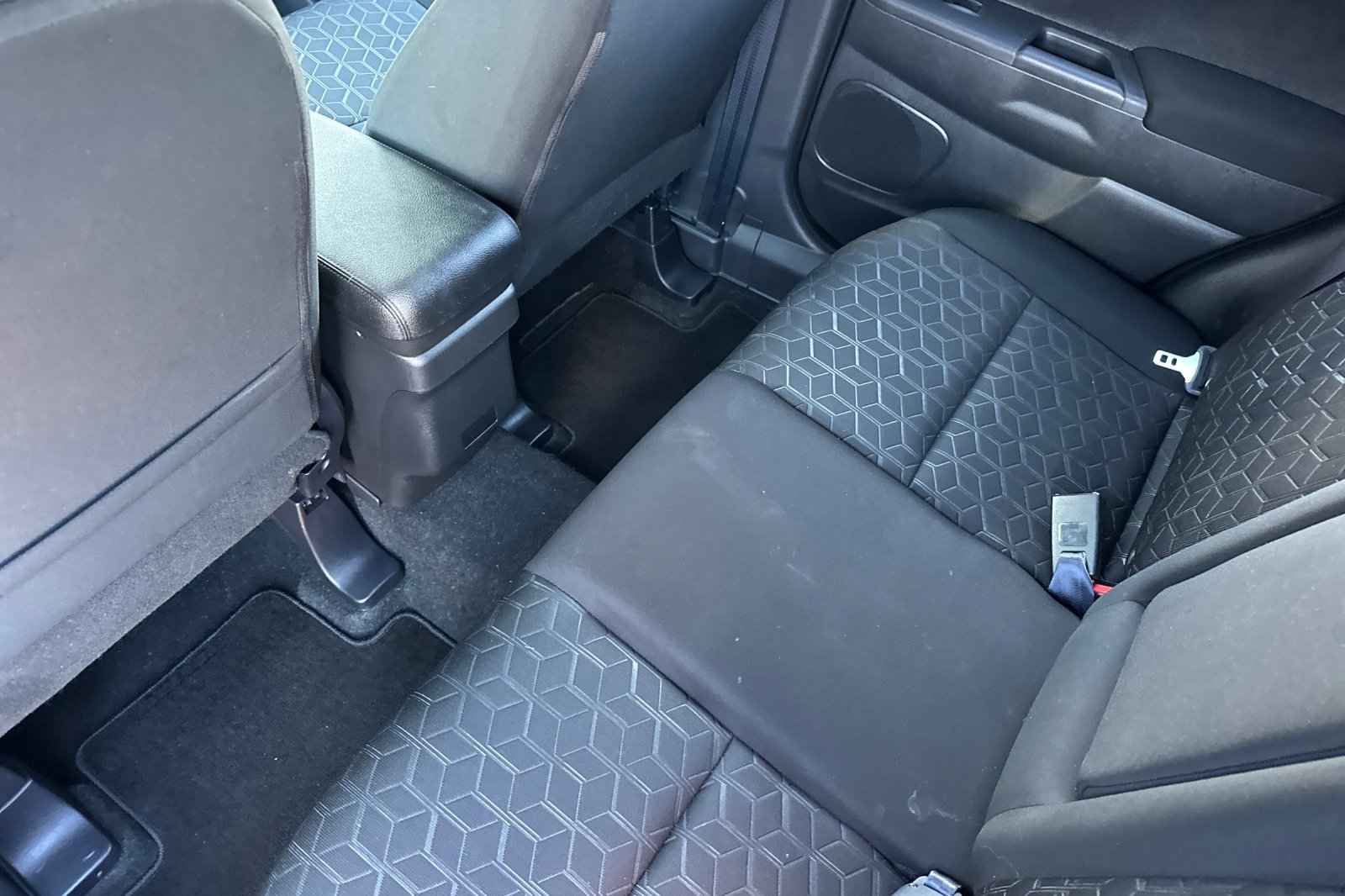 Used 2024 Mitsubishi Outlander Sport ES image 12