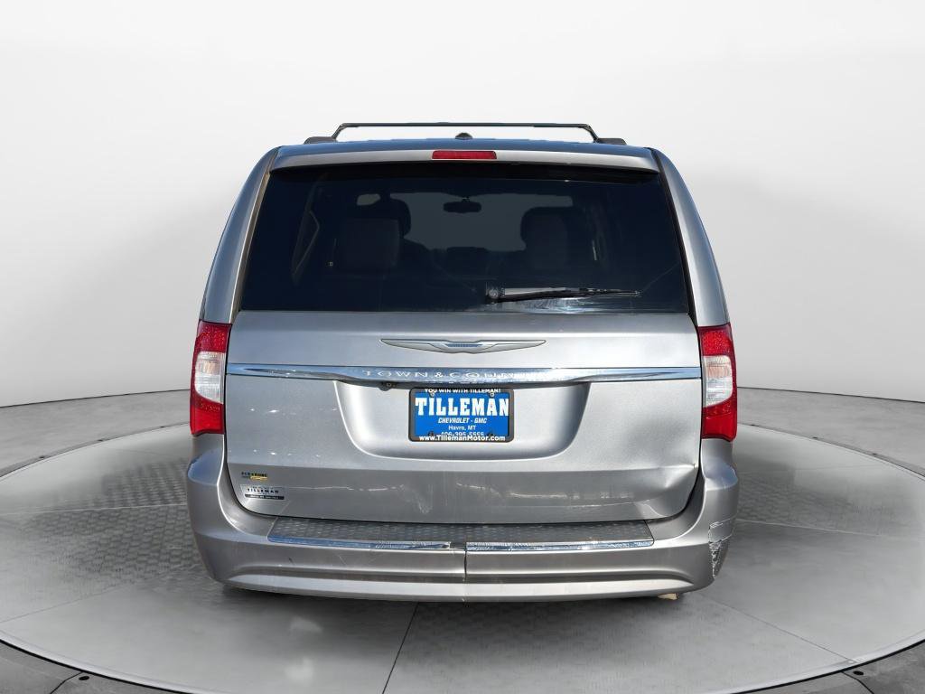 Used 2014 Chrysler Town & Country Touring image 6